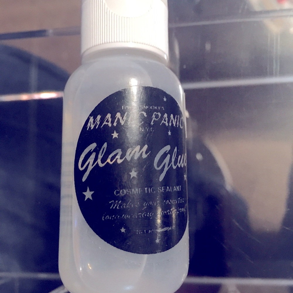 NEW MANIC PANIC GLAM GLUE ☠️
